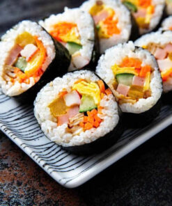 Với lá rong biển cuộn Gimbap Sung Gyung, bạn có thể dễ dàng chế biến món Gimbap hoặc các món ăn sáng tạo khác